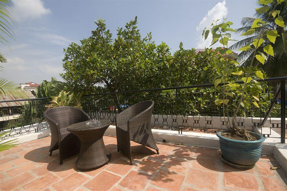 The Sangkum Hotel Phnom Penh Exterior photo
