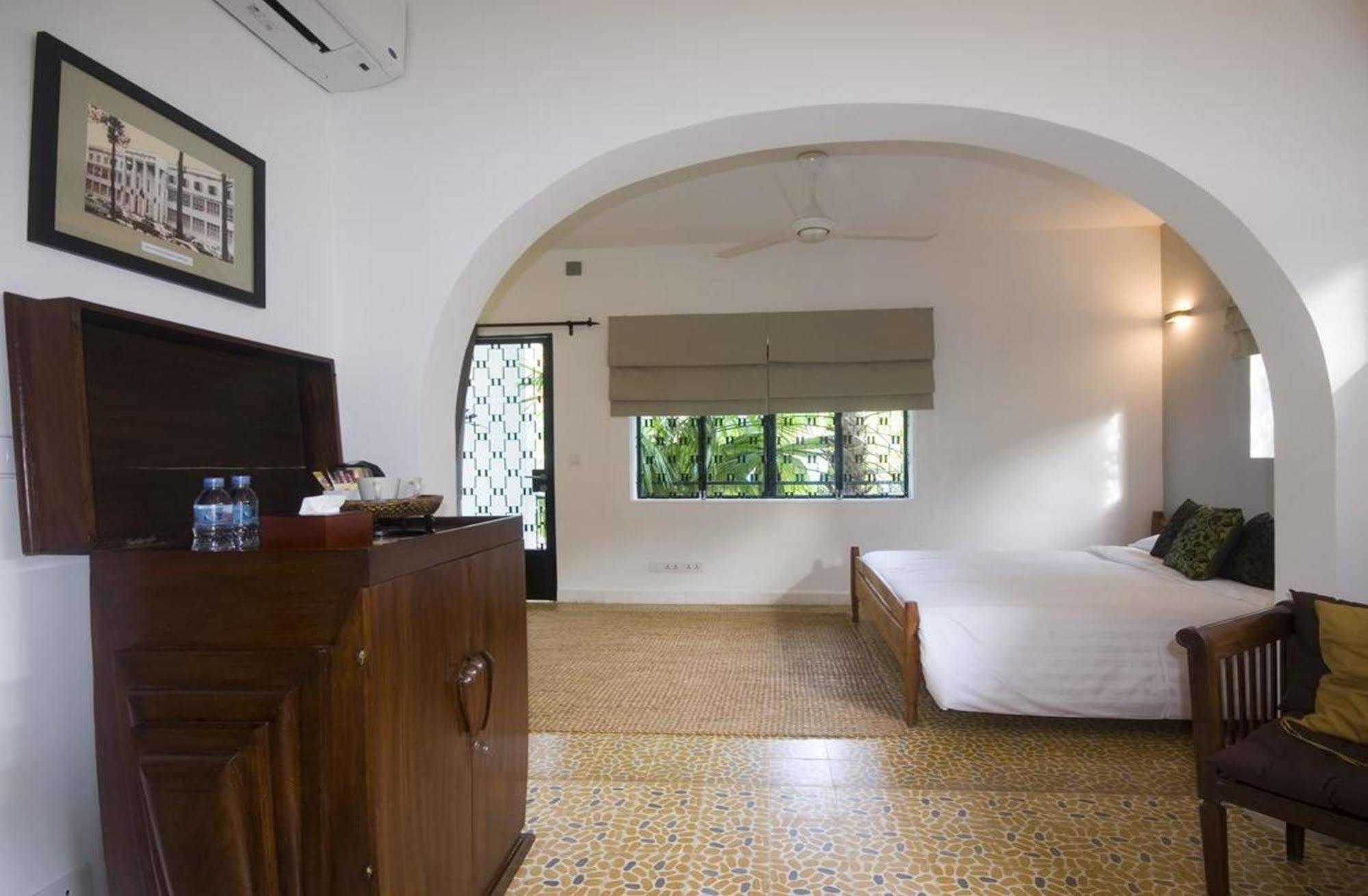 The Sangkum Hotel Phnom Penh Exterior photo