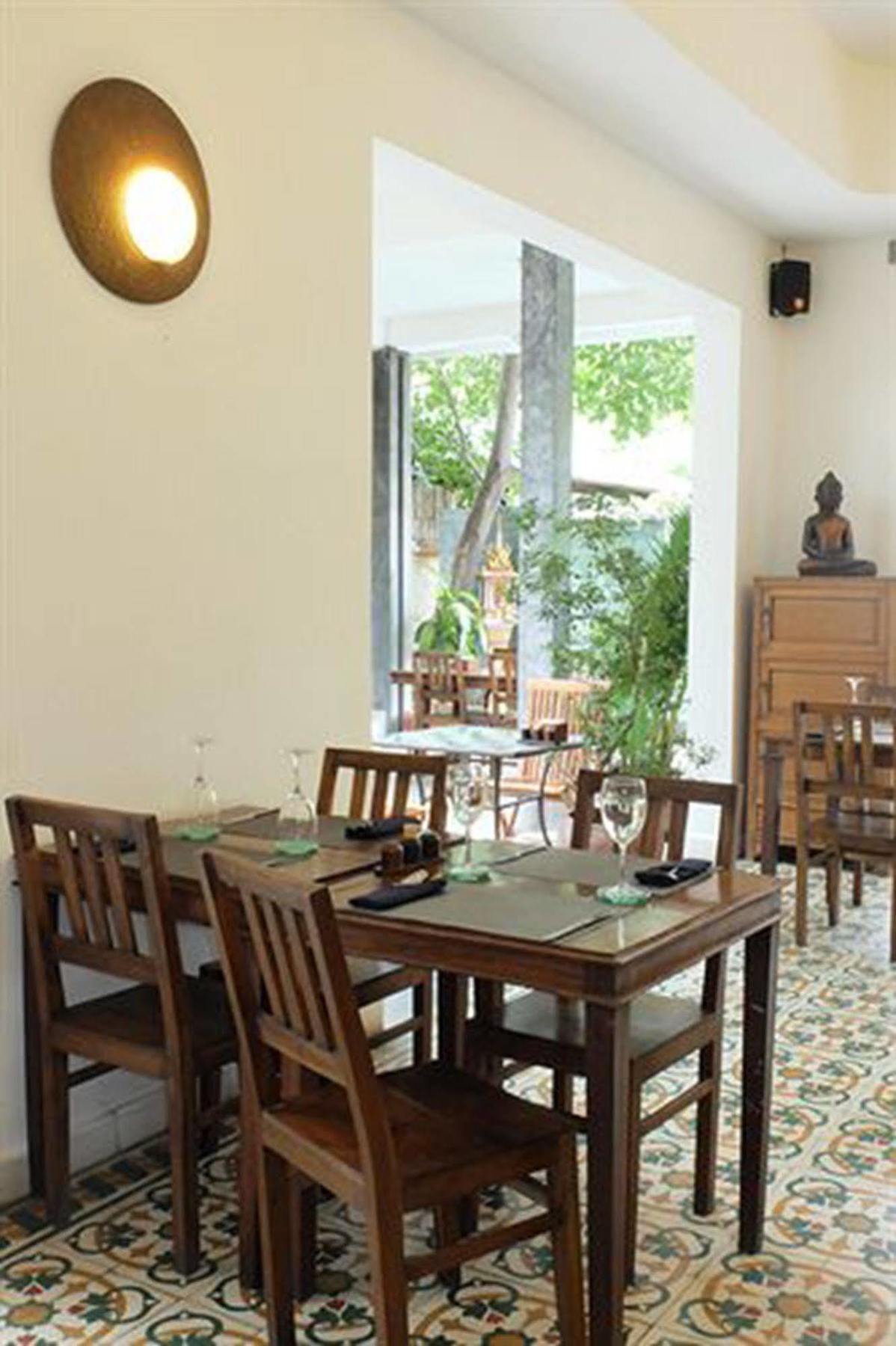 The Sangkum Hotel Phnom Penh Exterior photo